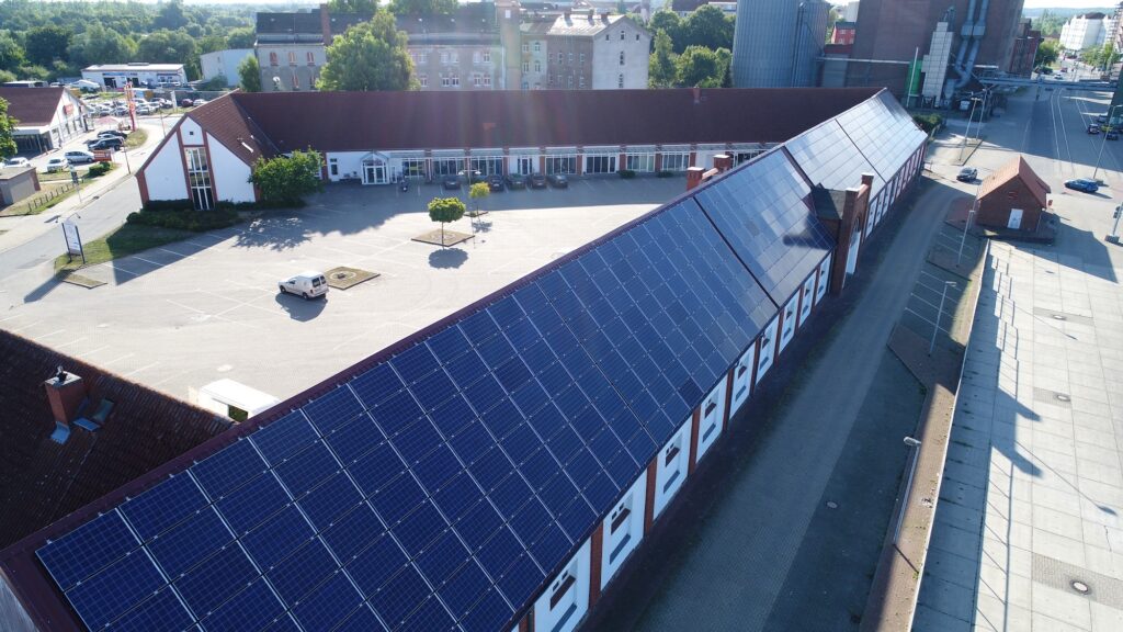 Dach Solaranlage Einkaufszentrum Demmin